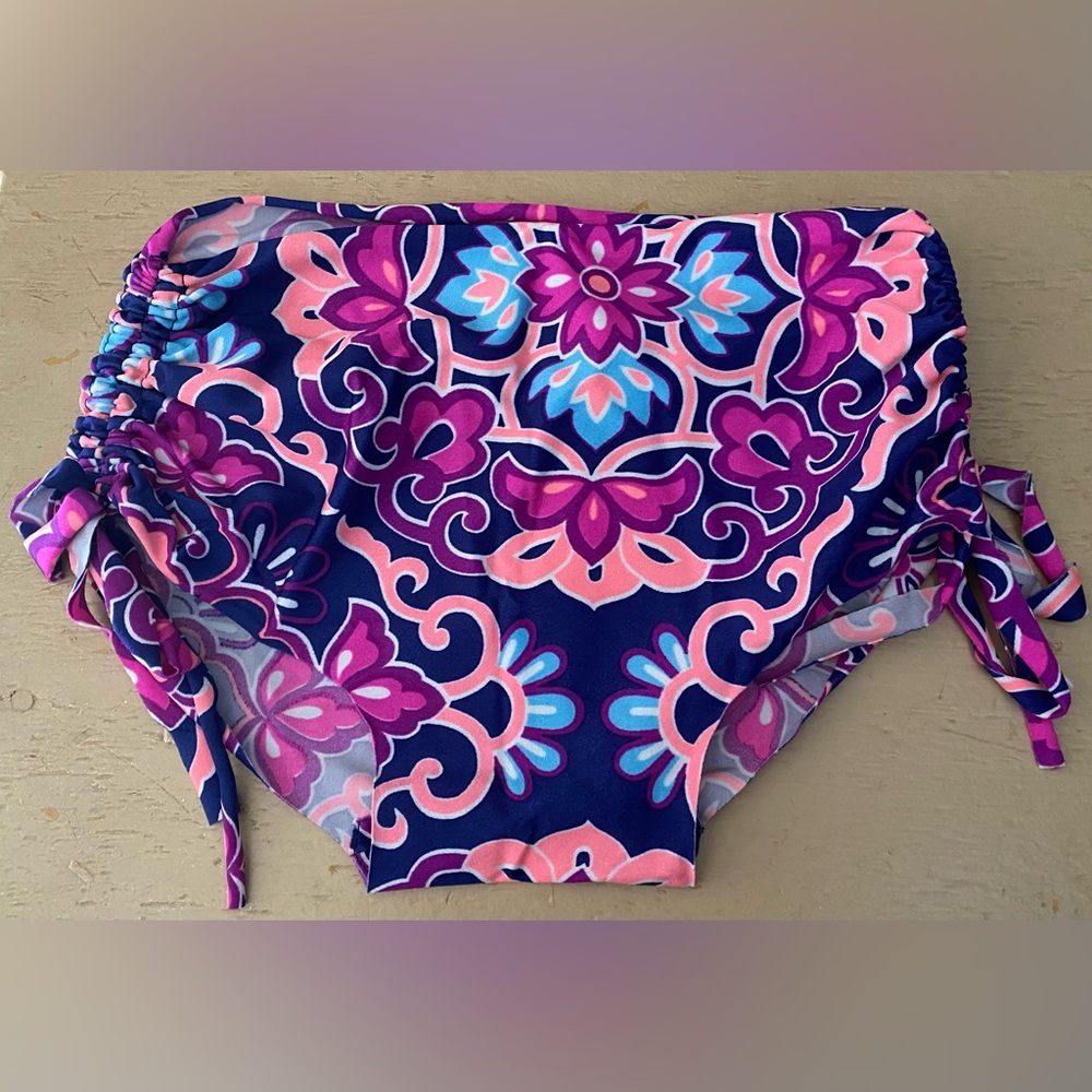 K-Deer Bum-Bum hot yoga or workout shorts (small)